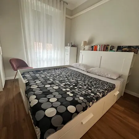 Appartement 5 Min From The Center, Elevator , 4 Guests, 2 Bedrooms *