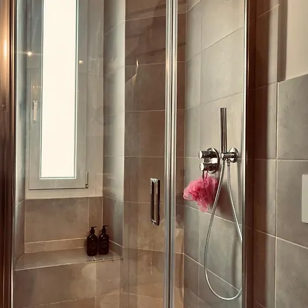 5 Min From The Center, Elevator , 4 Guests, 2 Bedrooms Appartement Turijn