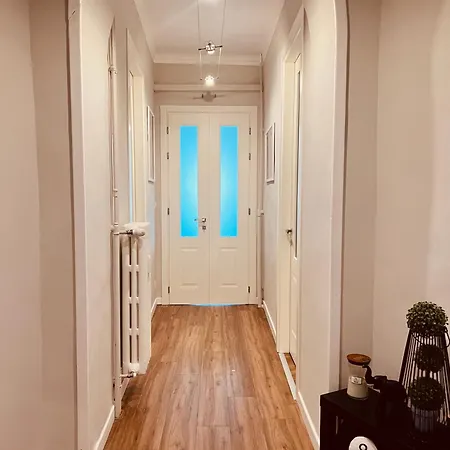 5 Min From The Center, Elevator , 4 Guests, 2 Bedrooms * Turijn