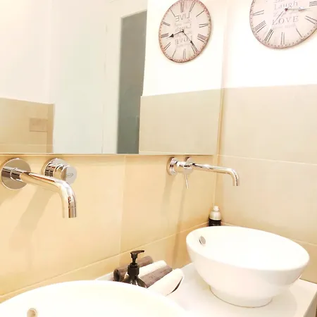 Appartamento 5 Min From The Center, Elevator , 4 Guests, 2 Bedrooms Torino
