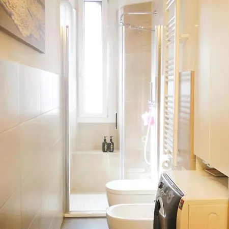 Appartamento 5 Min From The Center, Elevator , 4 Guests, 2 Bedrooms *