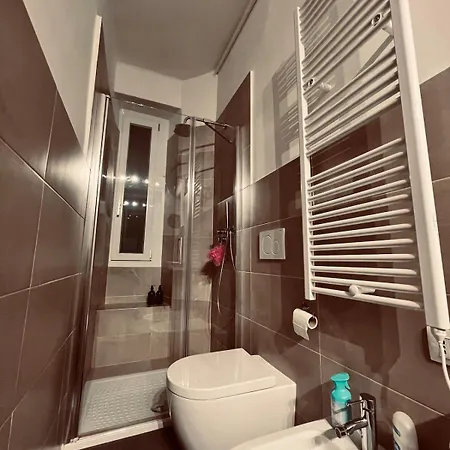 5 Min From The Center, Elevator , 4 Guests, 2 Bedrooms