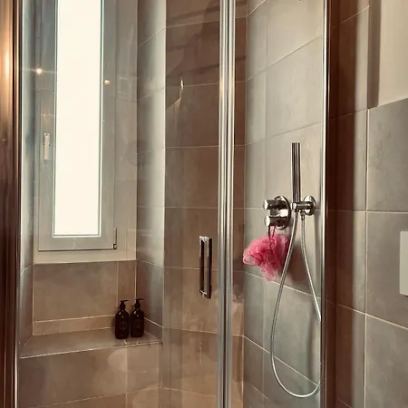 5 Min From The Center, Elevator , 4 Guests, 2 Bedrooms Appartement Turijn