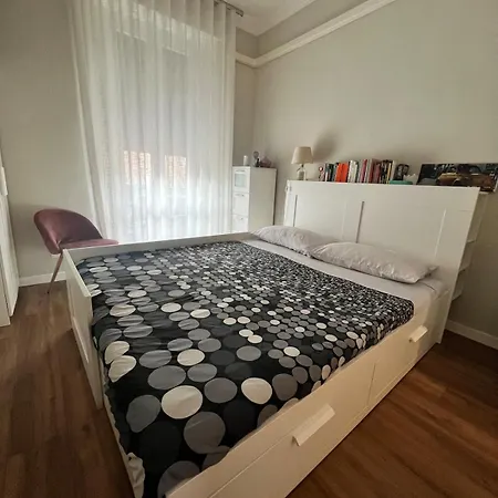 5 Min From The Center, Elevator , 4 Guests, 2 Bedrooms Appartement *